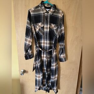 Time and Tru Black and White Long Sleeve Polo Collar Shirt Dress